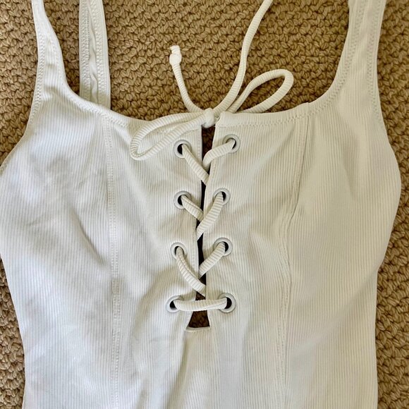 STAUD x Solid & Striped One-Piece NEW - Picture 2 of 6